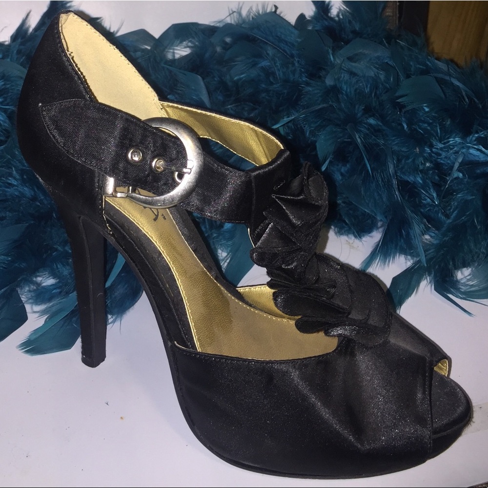 Liliana black 8.5 Heels